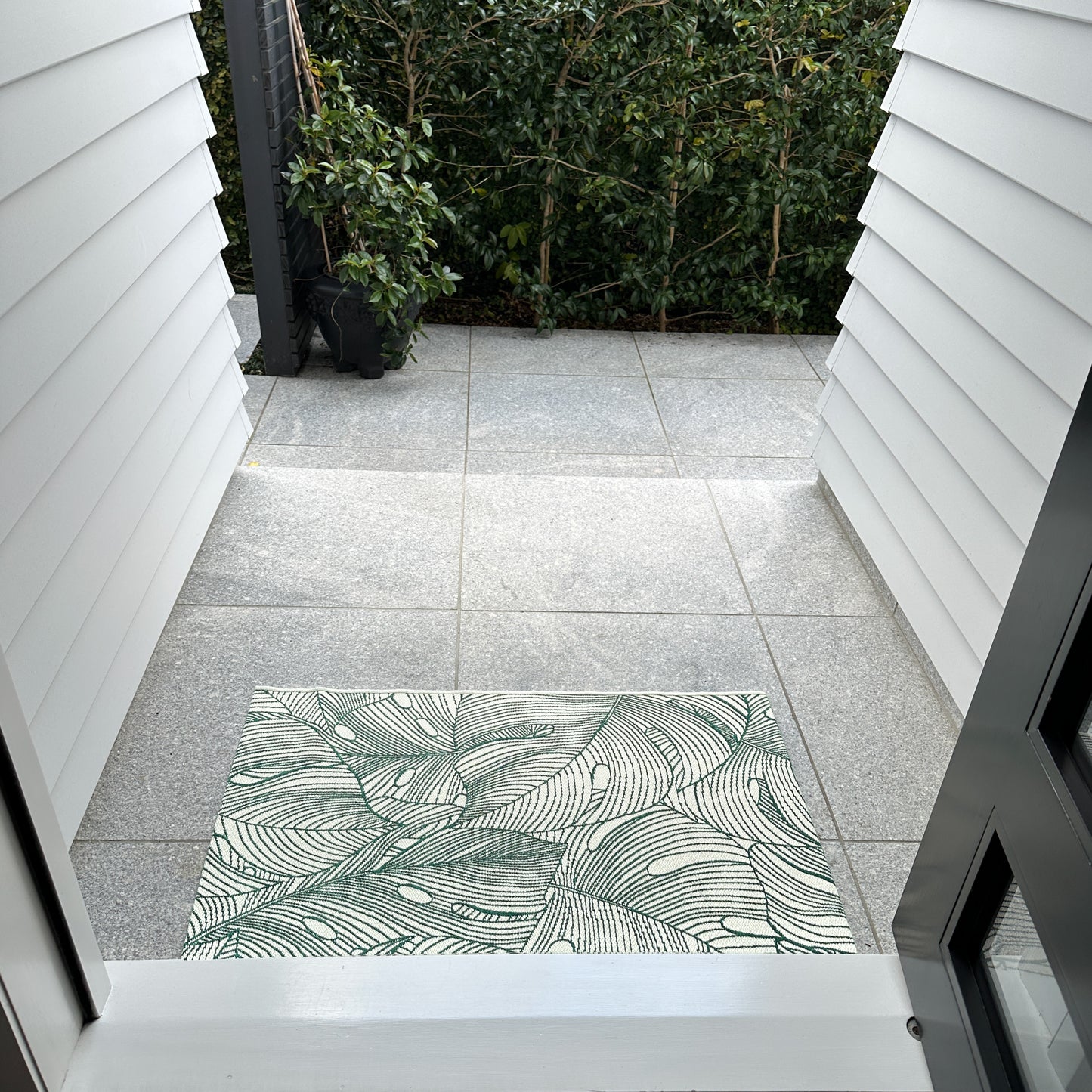 Emilia Monstera Rug