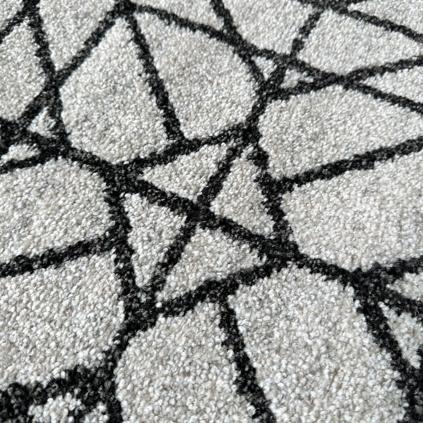 Asana Tile Cream/Black Rug