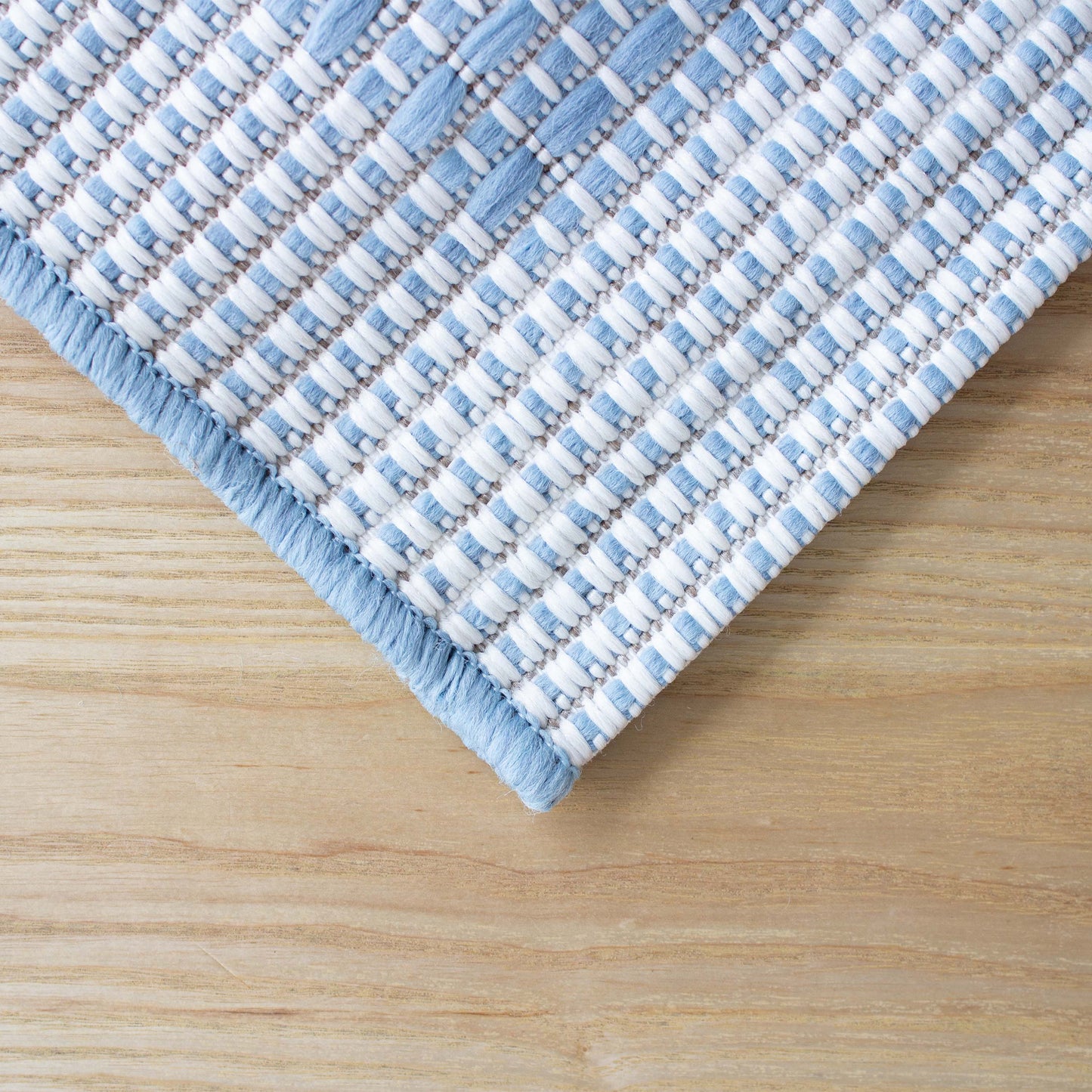 Makana Indoor/Outdoor Border Ivory/Light Blue Rug