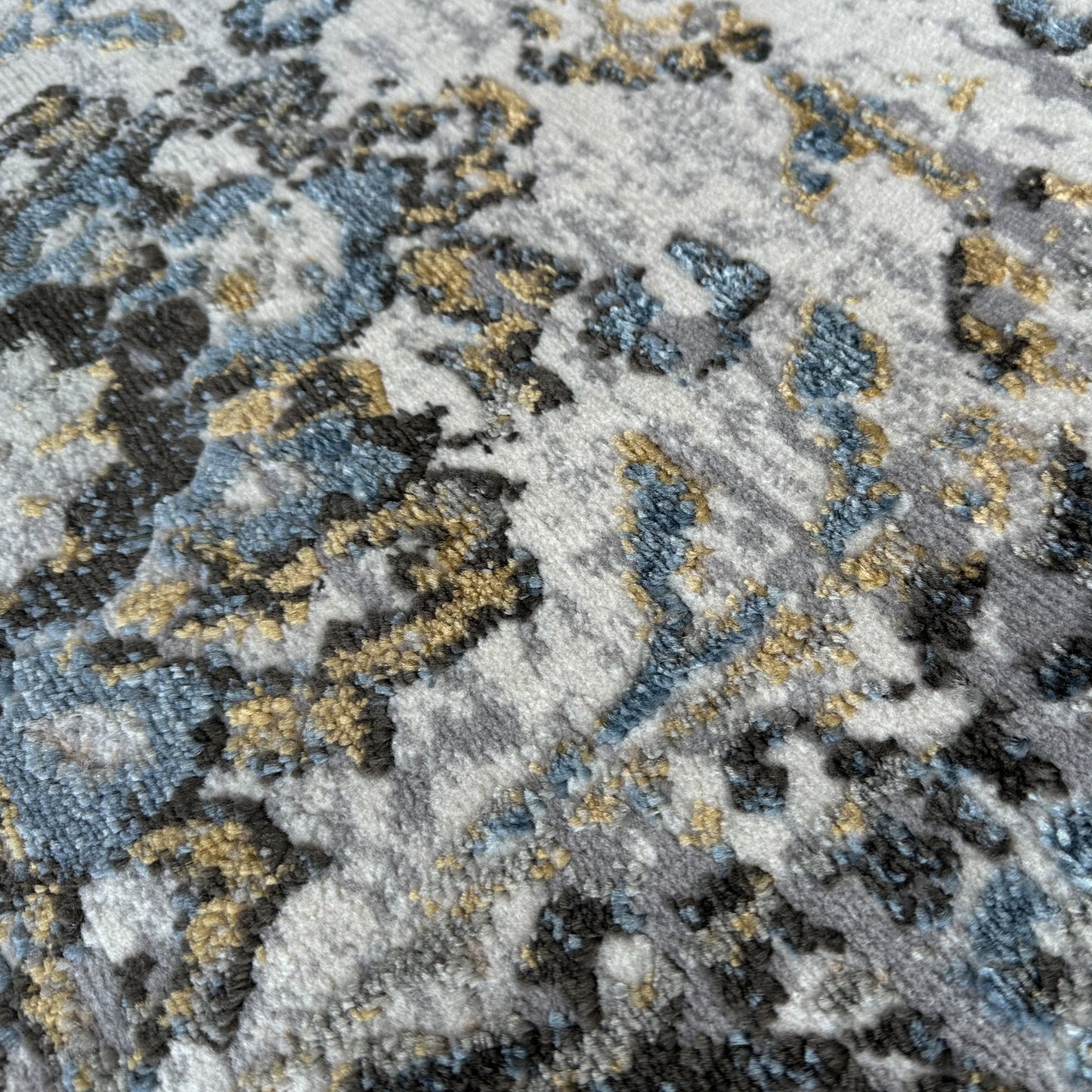 Mina Traditional Border Rug