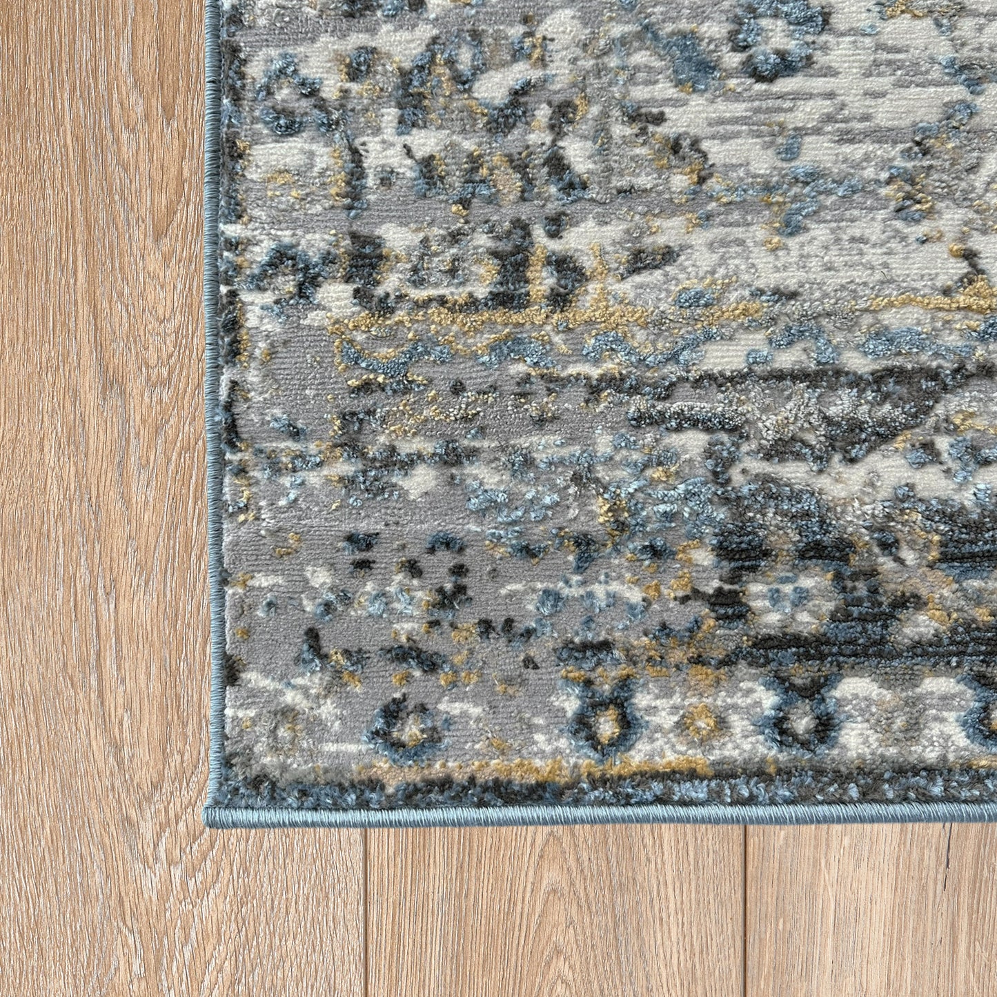 Mina Traditional Border Rug
