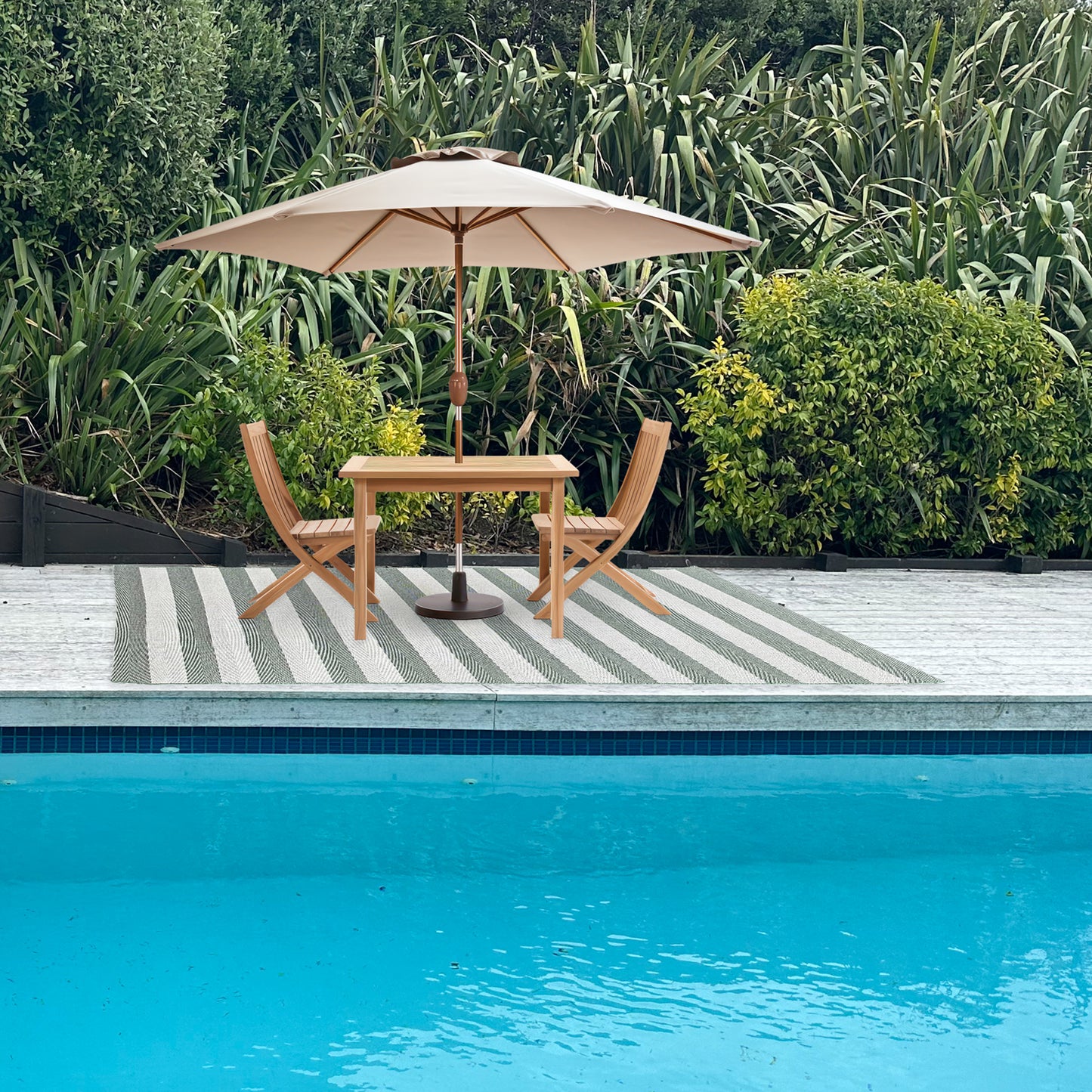 Coast Outdoor Stripe Green Rug