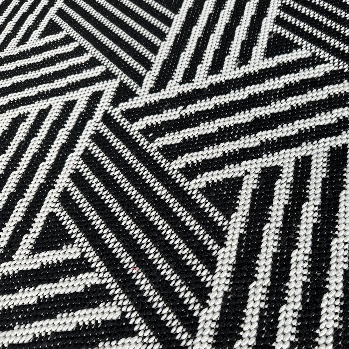 Lakehouse Weave Black Indoor/Outdoor Rug