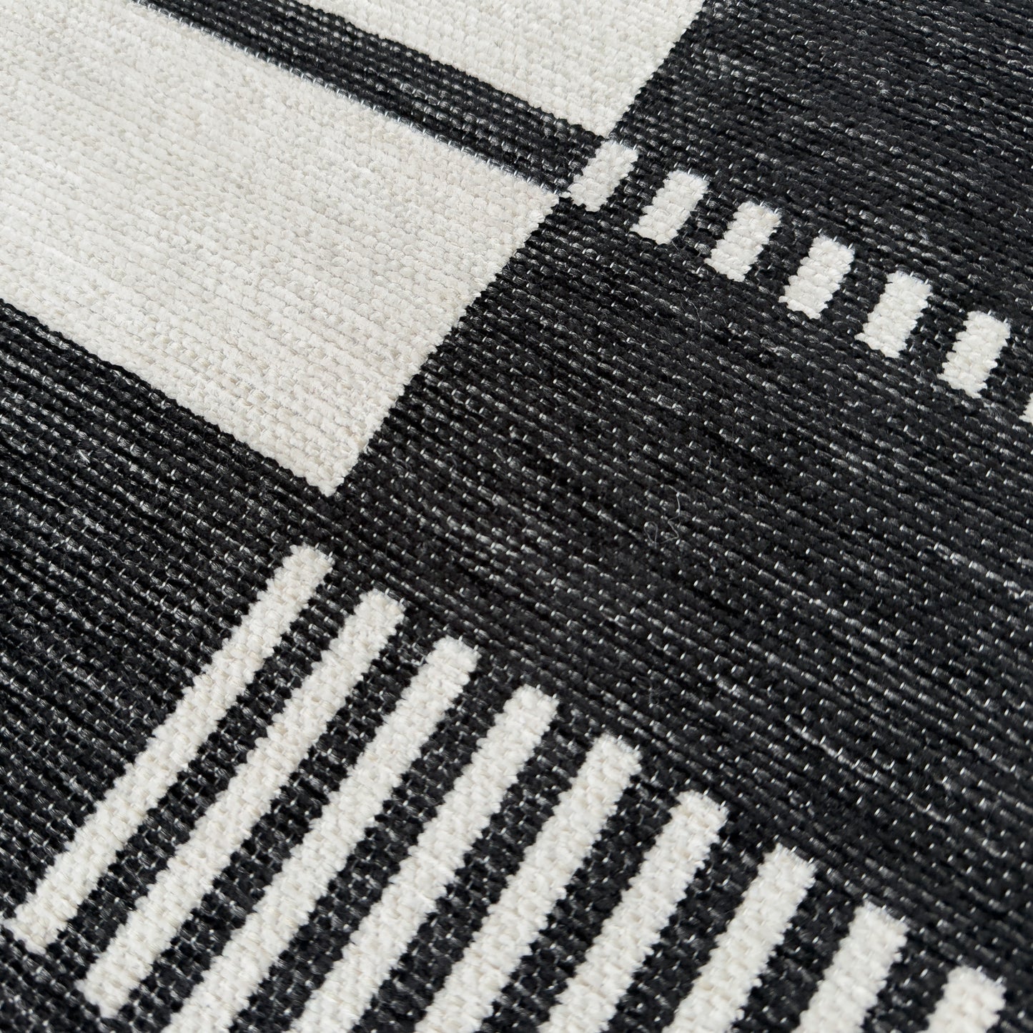 Harlow Reversible Block Black Rug