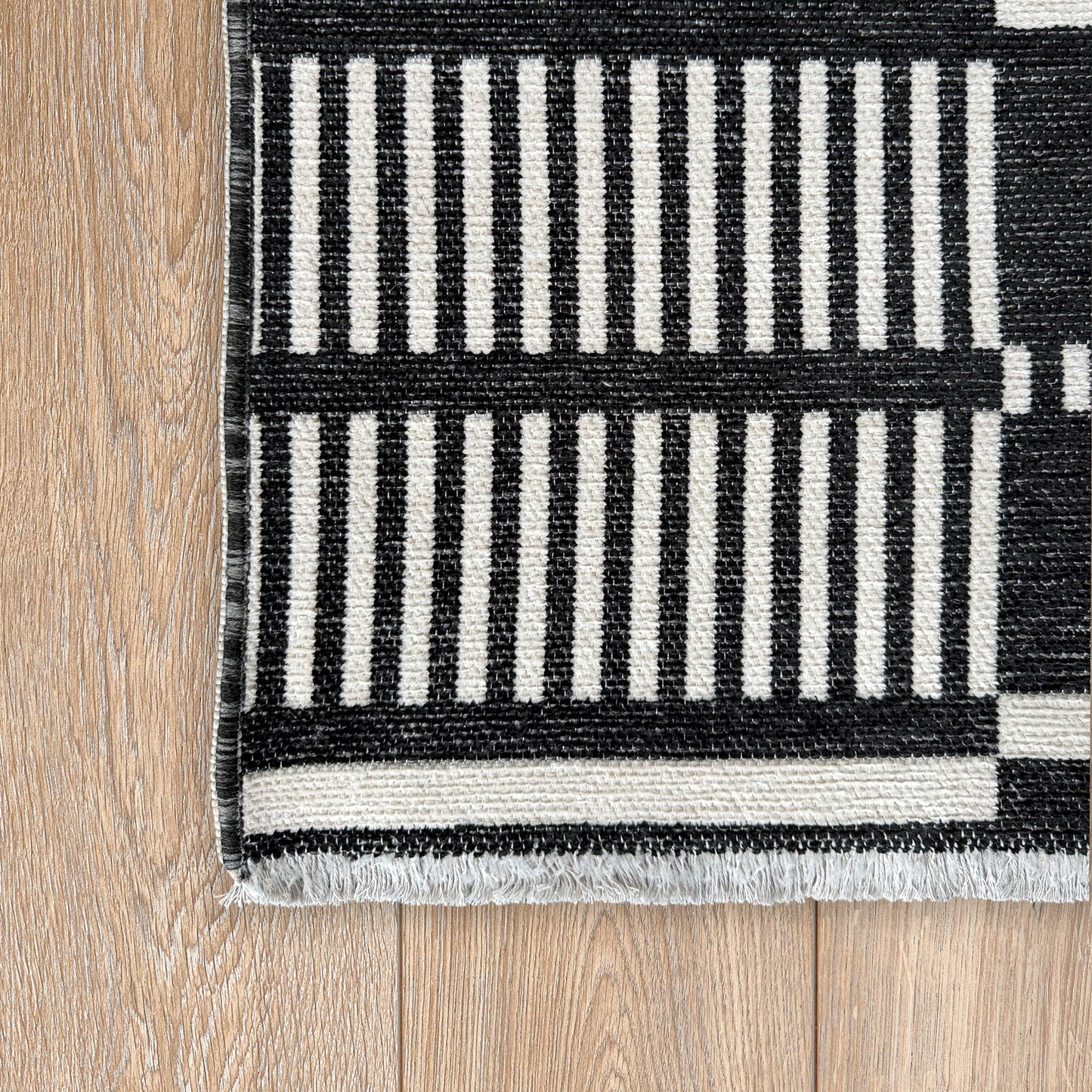 Harlow Reversible Block Black Rug