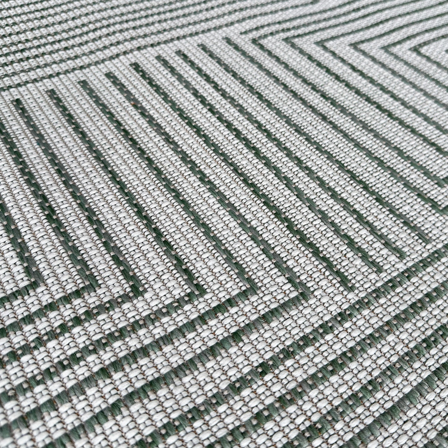 Porto Axis Green Rug