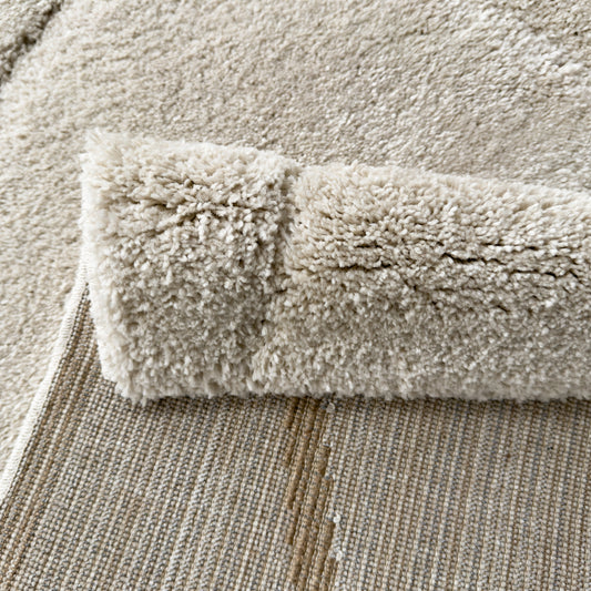Lowry Etched White Rug