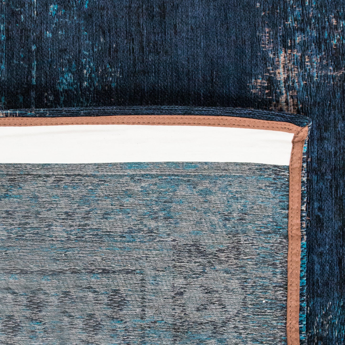 Fading World Medallion Blue Night 8254