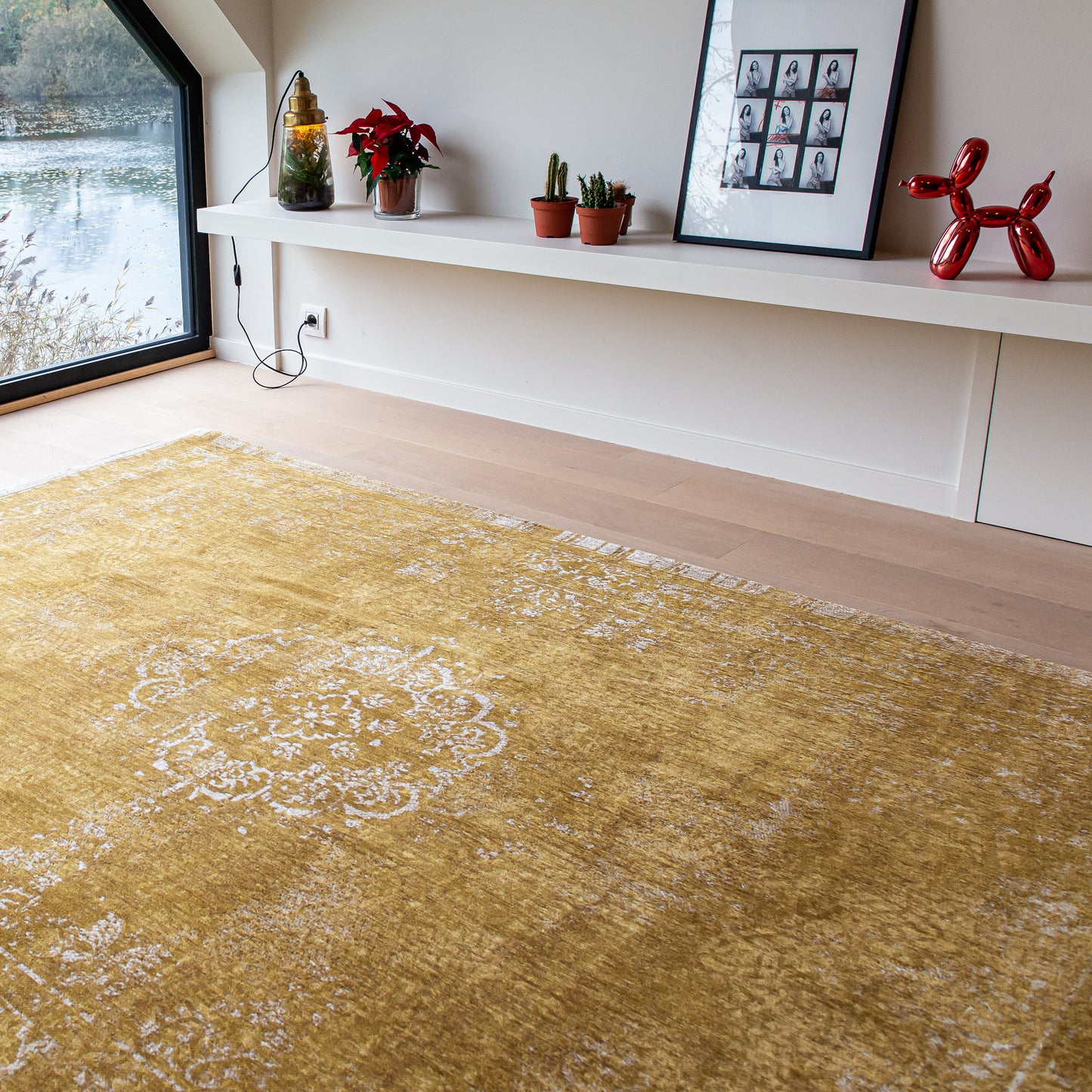Fading World Medallion Spring Moss 9145